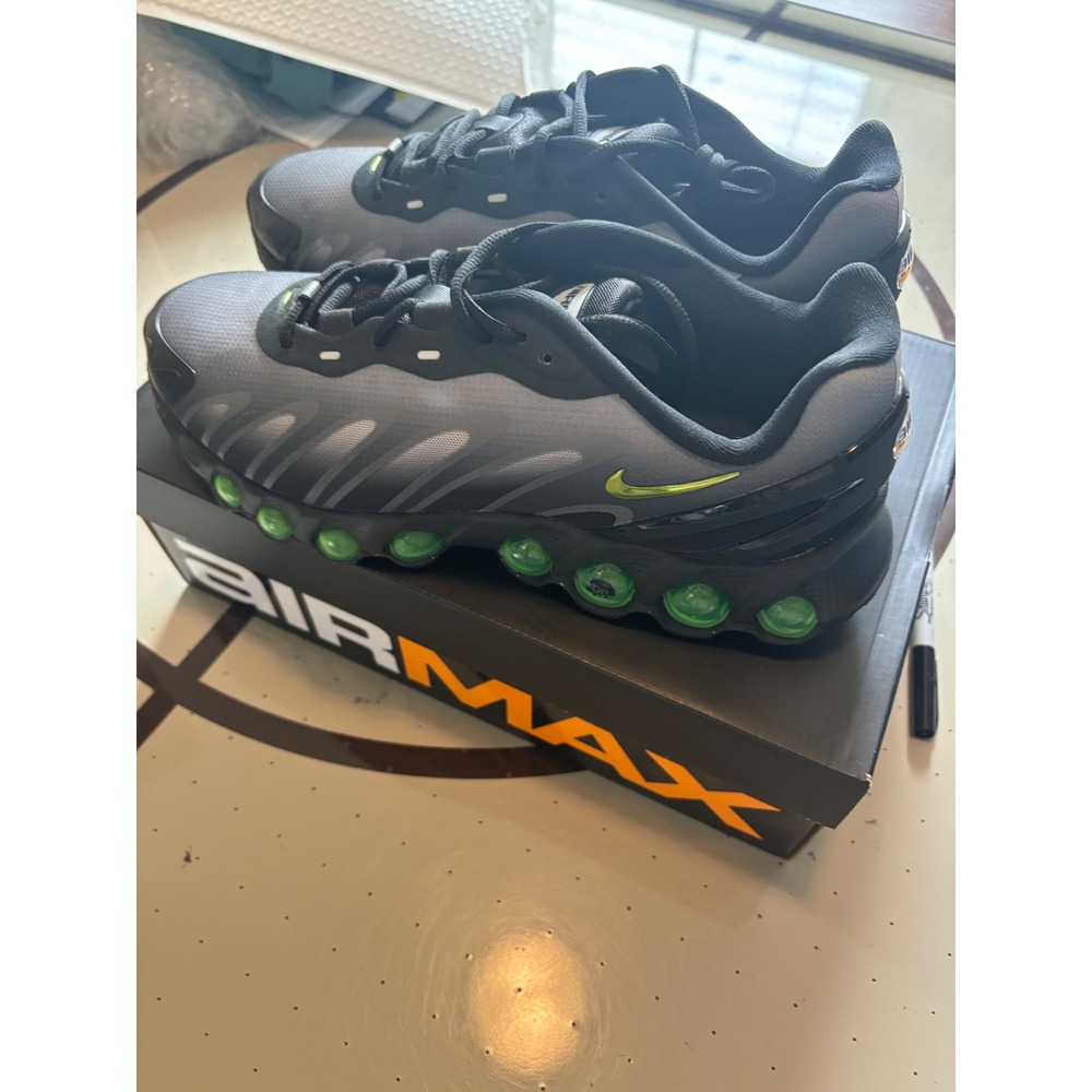 Nike Air Max DN8 Black Volt Light Smoke Grey Mens 9 FQ7860-003 Running Shoes